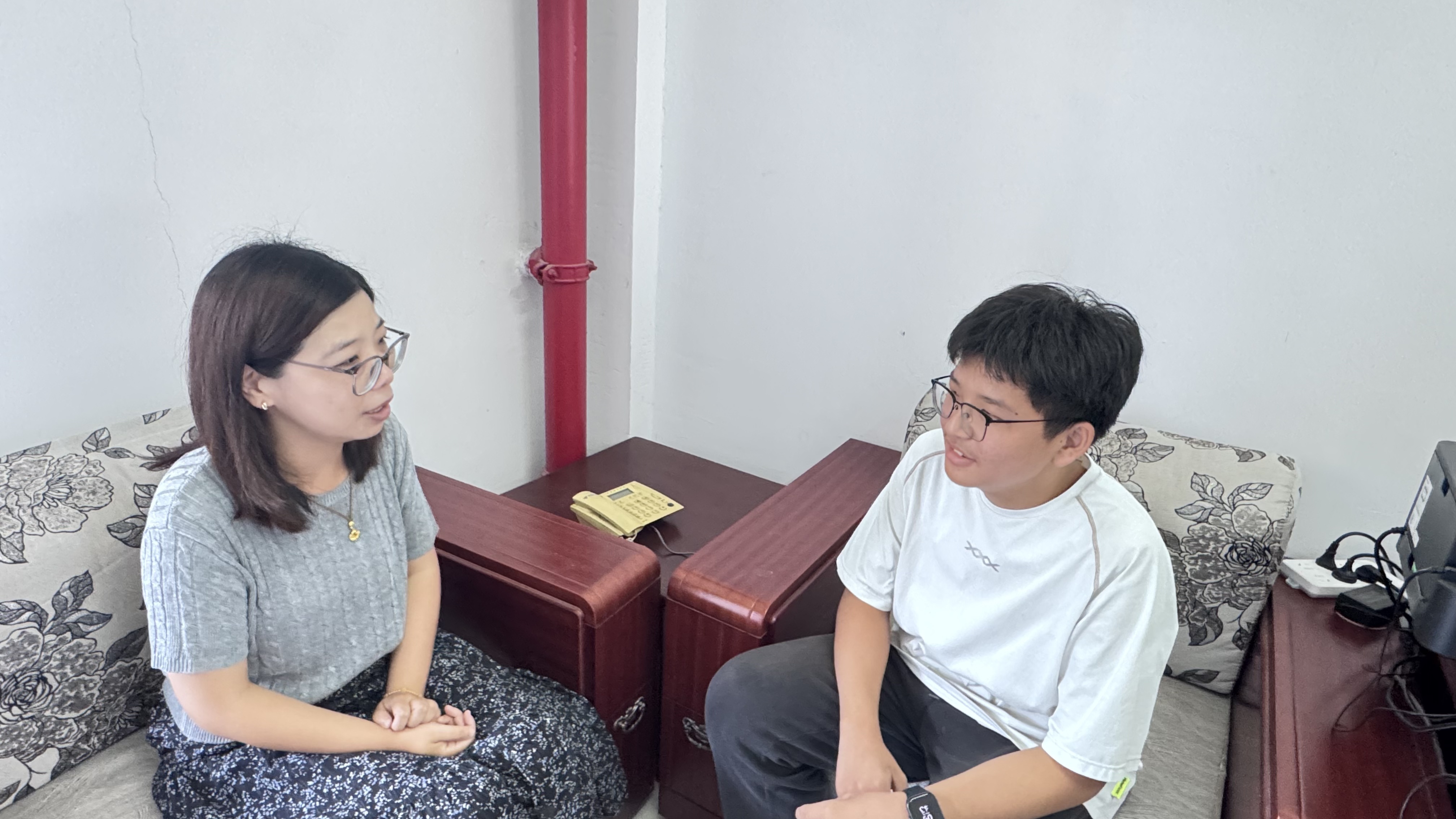 倾听每一朵花开的声音——我校班主任暖心谈心进行时